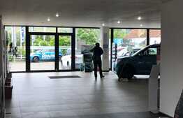 Show room elegant cu parcari