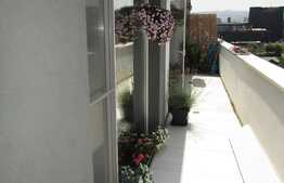 Apartament 3 camere, 70 mp, 2 garaje, zona Iulius Mall