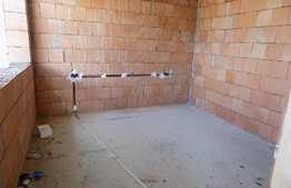 3 camere, 62,50 mp, semifinisat, loc de parcare, zona Pensiunii ''Il Milanese''!