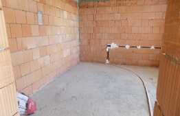 3 camere, 62,50 mp, semifinisat, loc de parcare, zona Pensiunii ''Il Milanese''!