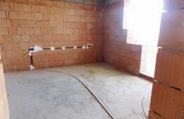 3 camere, 62,50 mp, semifinisat, loc de parcare, zona Pensiunii ''Il Milanese''!