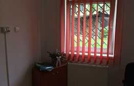 Garsoniera 30 mp, decomandata, boxa, zona Primariei