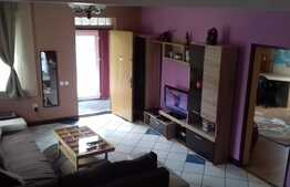 Casa de vanzare si cabana, 268 mp utili, cu teren 840 mp, front 15 ml, zona linistita