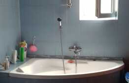 Casa de vanzare si cabana, 268 mp utili, cu teren 840 mp, front 15 ml, zona linistita