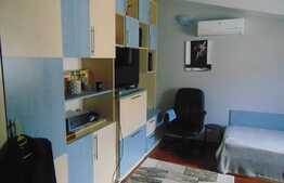 Casa de vanzare 97 mp, teren 115 mp, front 8 ml, zona Farmec