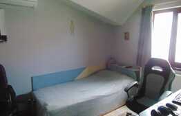 Casa de vanzare 97 mp, teren 115 mp, front 8 ml, zona Farmec