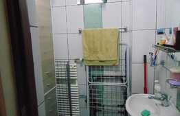 Casa de vanzare 97 mp, teren 115 mp, front 8 ml, zona Farmec