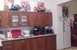 De vanzare casa cuplata, 70 mp, teren 150 mp, zona linistita