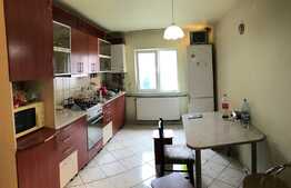 Apartament 3 camere, 65 mp, decomandat, boxa, zona strazii Teodor Mihali
