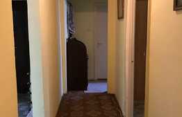 Apartament de vanzare 77 mp, decomandat, boxa, zona Hotel Royal