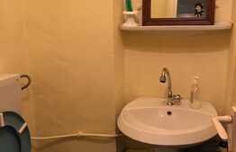 Apartament de vanzare 77 mp, decomandat, boxa, zona Hotel Royal