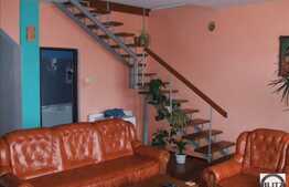 Apartament cu 4 camere in imobil tip vila, zona foarte linistita!