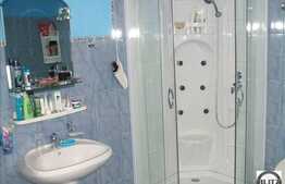 Apartament cu 4 camere in imobil tip vila, zona foarte linistita!