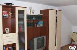 Apartament cu 4 camere in imobil tip vila, zona foarte linistita!