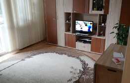 Apartament 3 camere, 65 mp, boxa, garaj, zona strazii Plopilor