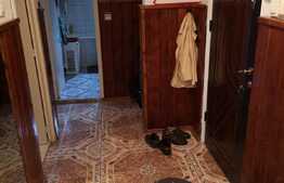 Apartament 3 camere, 65 mp, boxa, garaj, zona strazii Plopilor