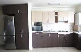 De vanzare apartament cu 3 camere, 54 mp, zona strazii Florilor!