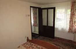 Garsoniera 28 mp, parcare, zona UMF