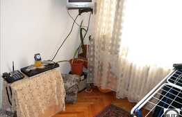 Apartament de vanzare cu 2 camere, semidecomandat
