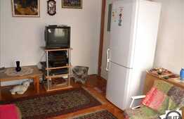 Apartament de vanzare cu 2 camere, semidecomandat