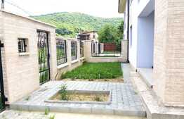 Duplex de 120 mp utili, teren de 210 mp, zona Florilor!