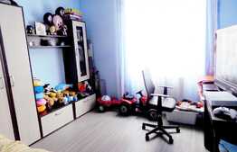 Apartament spatios, gradina de 60 mp, parcare cu CF! Zona strazii Eroilor!