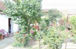 Casa de vanzare, 250 mp, teren 352 mp, front 16 ml, zona linistita