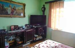 Casa de vanzare, 250 mp, teren 352 mp, front 16 ml, zona linistita