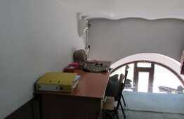 Spatiu comercial, 40 mp, vitrina la strada, zona centrala !