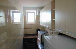 De vanzare apartament 3 camere, 38 mp, zona Piata Hermes