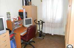 Apartament 3 camere in zona strazii Bucium,