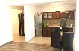 Apartament cu 3 camere, 70 mp! Zona strazii Subcetate!
