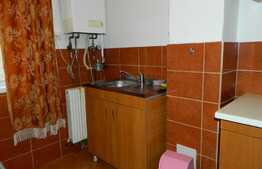 Garsoniera, 40 mp, parcare, zona FSEGA