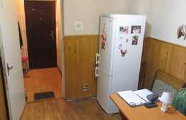 Apartament 3 camere, 65.5 mp, decomandat, boxa, zona Campului