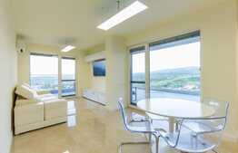 3 camere, 72 mp, decomandat, terasa 44 mp, garaj, zona Grand Hotel Italia