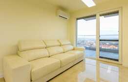 3 camere, 72 mp, decomandat, terasa 44 mp, garaj, zona Grand Hotel Italia