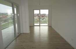 3 camere, 72 mp, decomandat, terasa 22 mp, garaj, zona Grand Hotel Italia