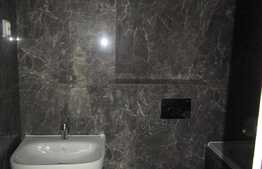 3 camere, 72 mp, decomandat, terasa 22 mp, garaj, zona Grand Hotel Italia