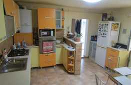 Casa individuala de vanzare, 90 mp, teren aferent 414 mp, zona strazii Oasului