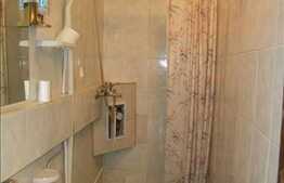 In Centru zona Facultatii De Litere!