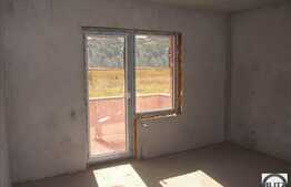 2 camere, semifinisat in Floresti !