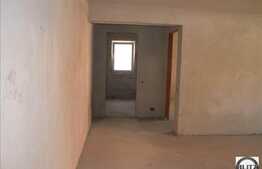 2 camere, semifinisat in Floresti !