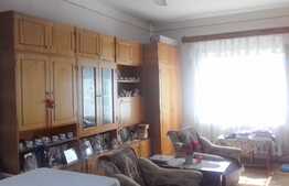 Casa de vanzare, 127 mp, teren aferent 1.440 mp, zona de case