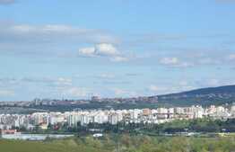 Teren de vanzare 2000 mp, front 28 ml, zona pitoreasca in curs de dezvoltare