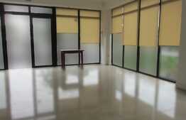 Spatiu comercial, 120 mp, cu expunere la strada, 4 locuri de parcare !