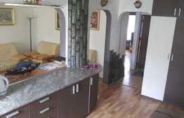 Apartament 4 camere, 75,75 mp, decomandat, boxa, zona Bulevardul 1 Decembrie 1918!