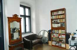 Apartament cu 2 camere, 95 mp la cateva minute de Piata Unirii