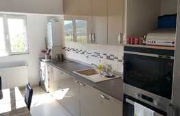 Apartament cu 2 camere, decomandat, 65 mp, loc de parcare!