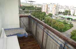 Apartament cu 3 camere, decomandat, 70 mp, zona Primaverii