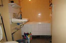 Apartament 3 camere, 70 mp, zona Hotel Royal